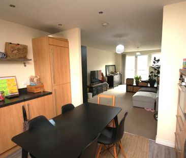 2 bedroom flat to rent - Photo 5