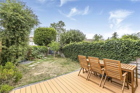 5 bedroom terraced house to rent - Photo 4