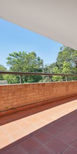 Family sized and secluded with two garages - Photo 3