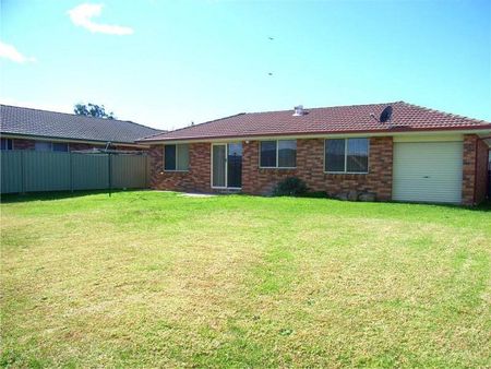 FAMILY HOME - ALBION PARK RAIL - Photo 5