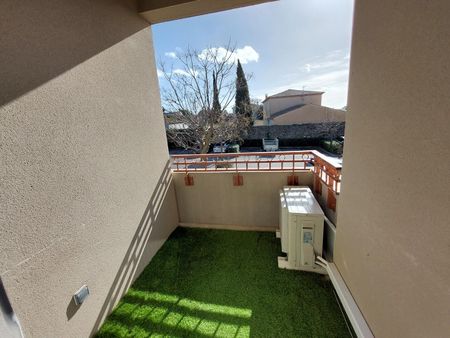 location Appartement T2 DE 43m² À POUSSAN - Photo 5