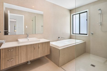 5 Blue Lakes Place, North Kellyville NSW 2155 - House For Rent | Domain - Photo 5