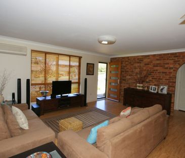 Family home, great location! - Photo 1
