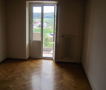 Bel appartement de 4,5 pièces au 2ème étage avec balcon - Photo 2