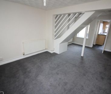2 bedroom terraced house to rent - Photo 2