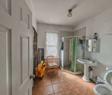 Single house one room for rent — 3 Bedrooms+ Den Room For Rent - Photo 1