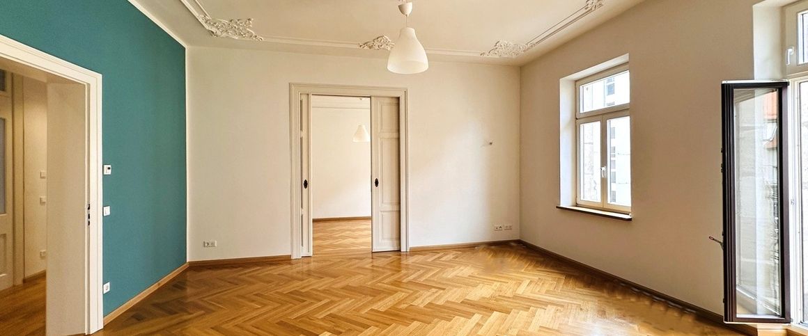 Für Jugendstil Liebhaber: feine sanierte Etage mit Balkon & Einbauküche - Foto 1