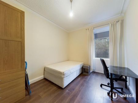 3 bedroom apartment to rent - Photo 2