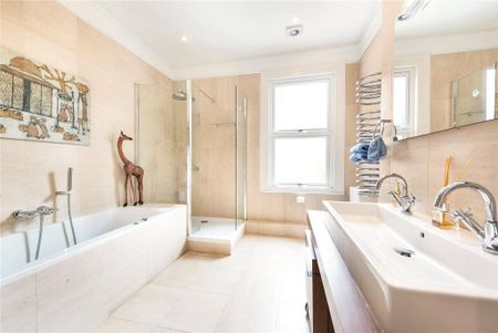 5 bedroom semi-detached house to rent - Photo 4