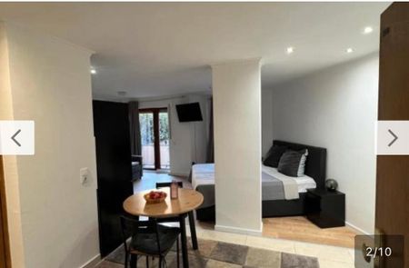 Zentrales Studio Apartment mit Balkon - Möbliert & All-Inclusive - Foto 2