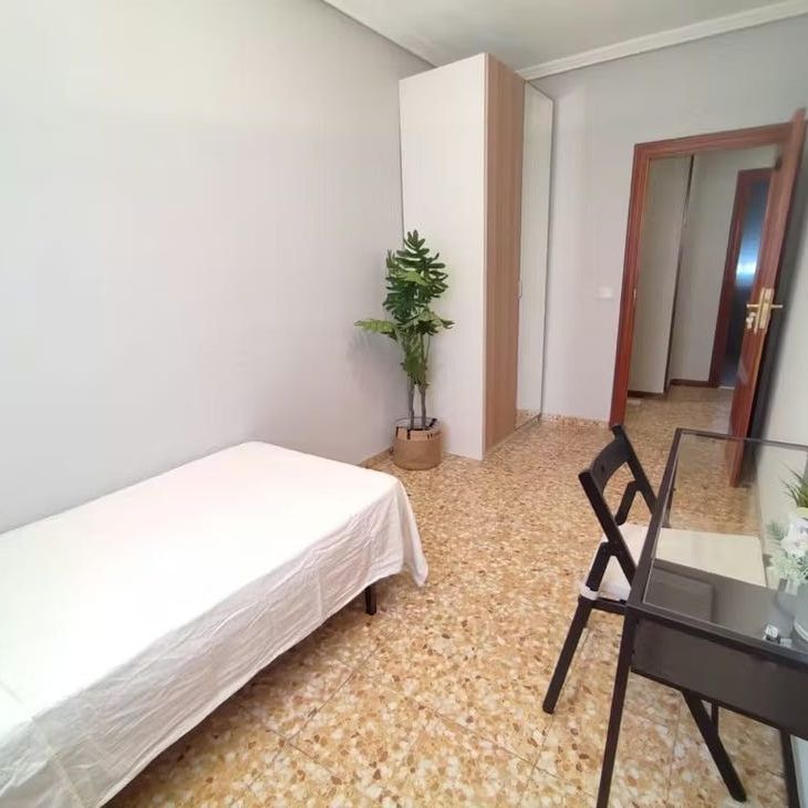 Plaza de Corpus Barga, Madrid, Community of Madrid 28053 - Photo 1