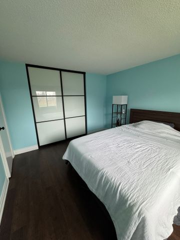 For Lease - 1036 Mississauga Valley Boulevard, Mississauga, Ontario - Photo 3