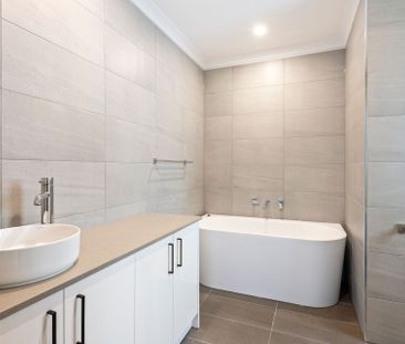 Townhouse Living with Modern Comfort - Photo 2