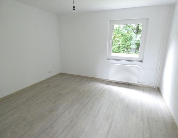 Perfekte Erdgeschoss-Wohnung mit Balkon – wird demnächst modernisiert - Photo 1