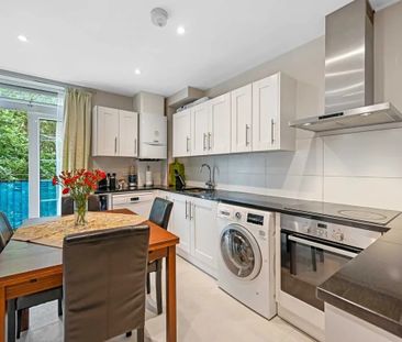 3 Bed Flat, Tilson House, SW2 - Photo 1