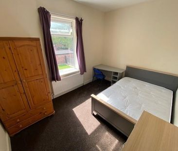 7 bedroom private hall to rent - Photo 4