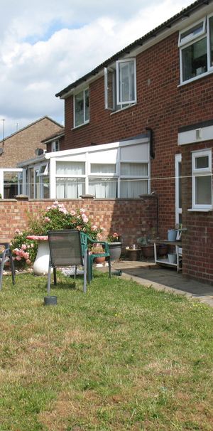 1 bed house / flat share to rent in Henrietta Close, Wivenhoe - Photo 1