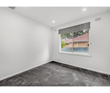 Beautifully Renovated Family Home! - Photo 2