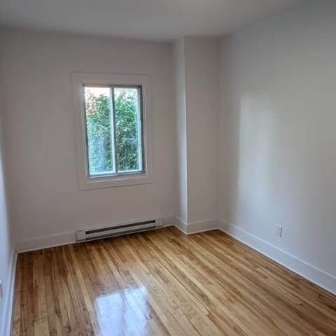 8673 Av. de l'Esplanade - Photo 1