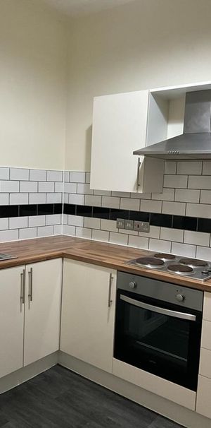1 Bed Flat, Dickenson Road, M13 - Photo 1