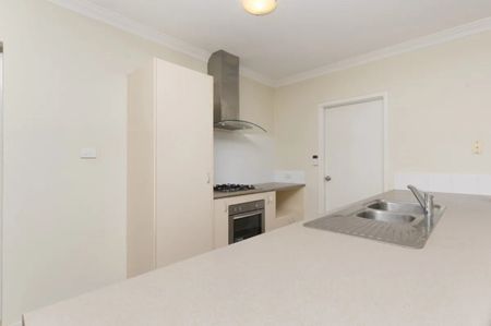 Queens Park - Photo 4