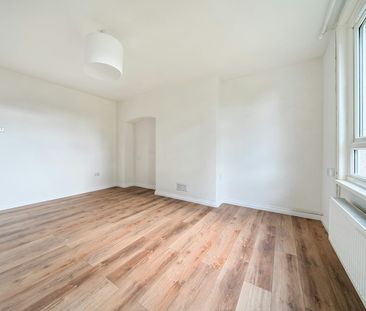 Semi-detached house to rent on - Photo 5