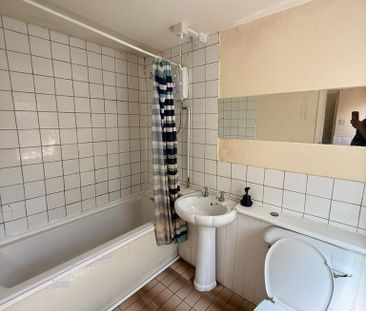 4 bedroom terraced house to rent - Photo 6