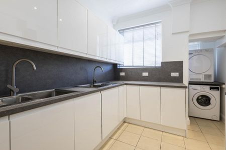 House share to rent - Photo 3