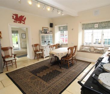 4 bedroom detached house to rent - Photo 1
