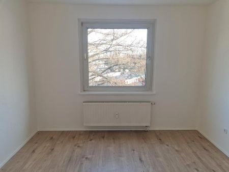 Renovierte 4-Zimmer-Wohnung mit Balkon zu vermieten! - Foto 4