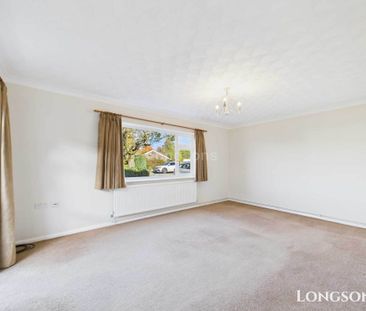 Old Vicarage Park, Narborough - Photo 1