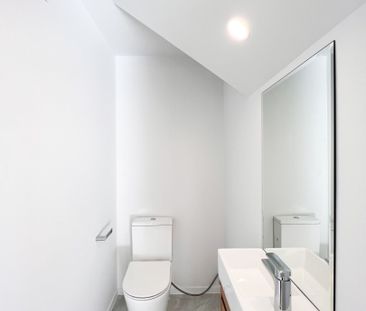 Stylish 4 Bedroom with Study Home in Prime Hillsborough Location - Photo 2