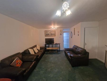 4 bedroom terraced house to rent - Photo 2