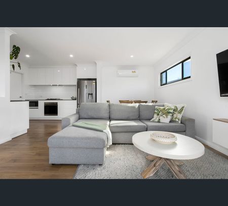 1/11A Dickinson Street, Charlestown, NSW 2290 - Photo 3