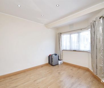 3 bedroom house - semi-detached - Photo 3