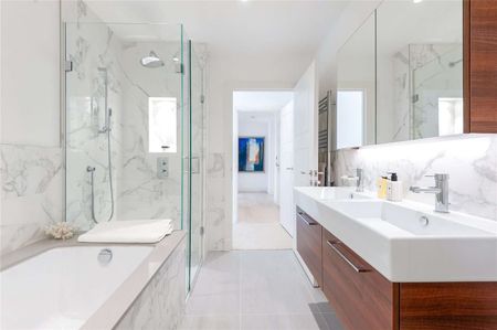 Luxury 3 bedroom apartment on Teddington Riverside. - Photo 4