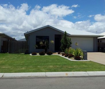 MODERN 4 BEDROOM HOME, FULLY FENCED YARD IN GREAT LOCATION - Photo 1