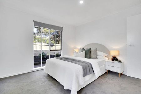 Stylish family home set close to the beach - Photo 5