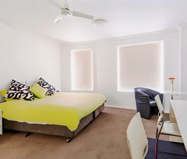 Three Bedroom Apartment - Photo 1