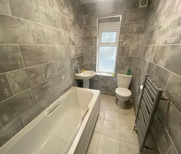 3 bedroom terraced house to rent - Photo 5