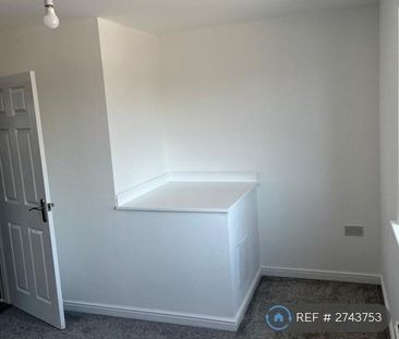 2 bedroom semi-detached house to rent - Photo 6