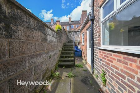 3 bed terraced house to rent in Richmond Street, Penkhull, Stoke-on-Trent - Photo 4