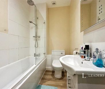 1 bedroom flat to rent - Photo 4