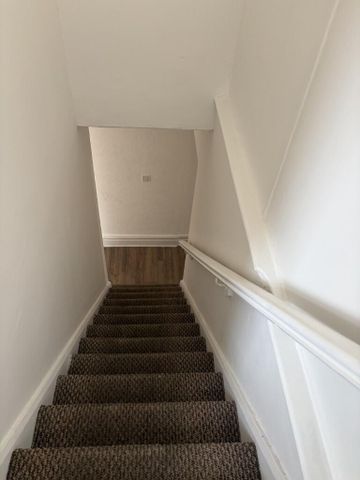 4 bedroom semi-detached house to rent - Photo 4