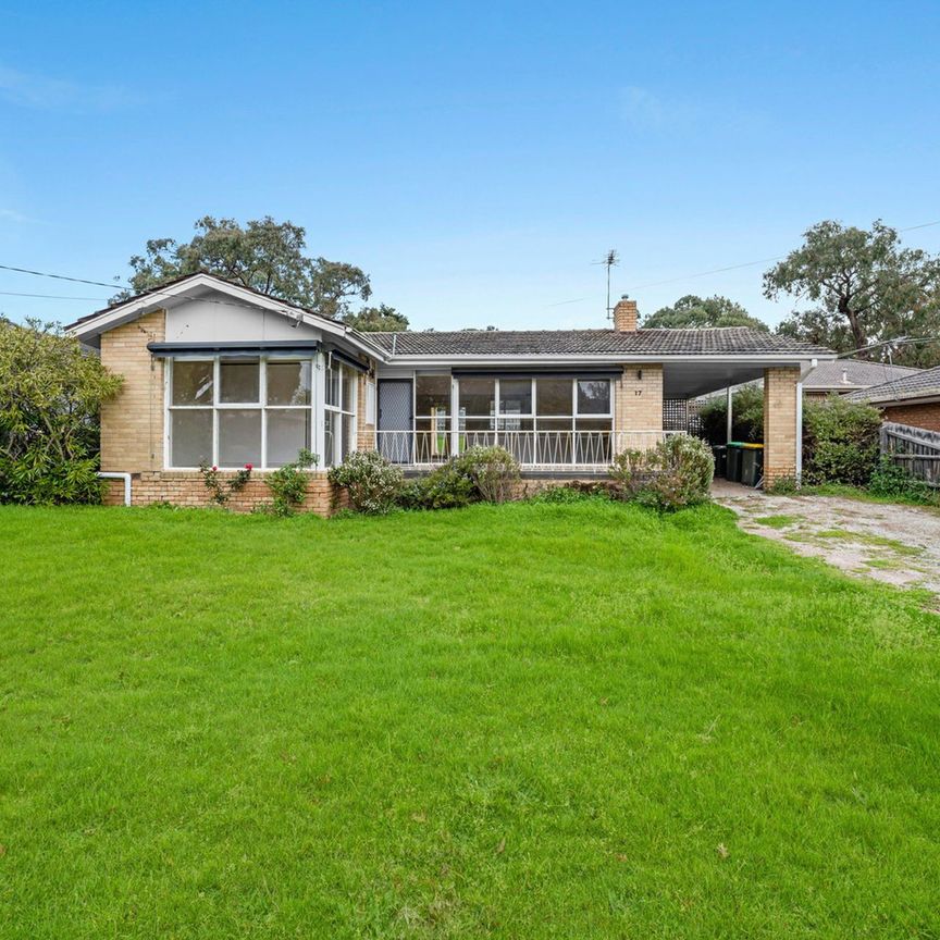 Charming & Renovated Family Home - Photo 1