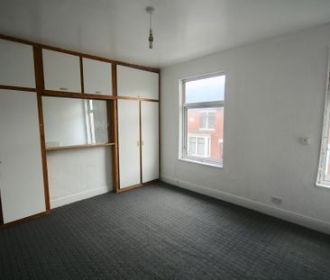 ******** AVAILABLE NOW ******** *** ENTRANCE HALLWAY *** THREE DOUB... - Photo 5