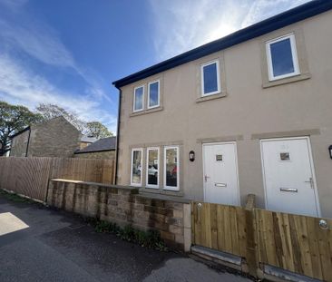 3 bedroom semi-detached house to rent - Photo 1