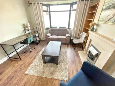 8-9 Month Lease Available, Clonallon Park, Belmont, Belfast, BT4 2BZ - Photo 3