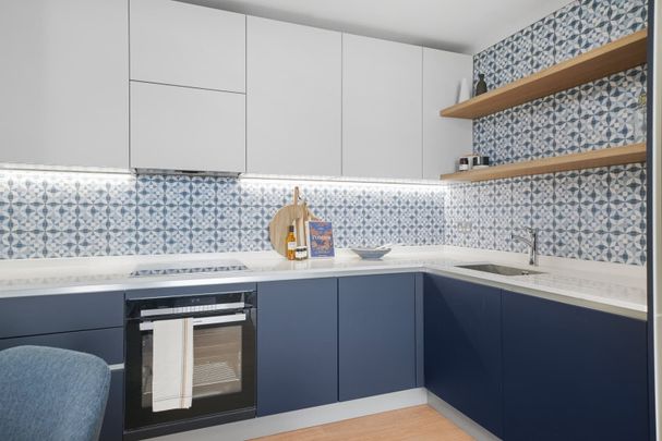 Skylark Point, E20 1JT, London - Photo 1