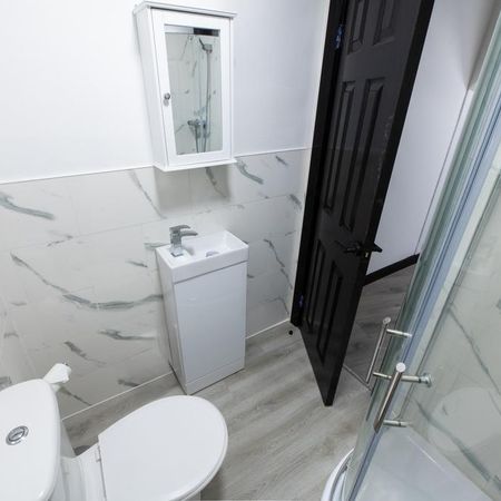 1 bedroom semi-detached house to rent - Photo 4